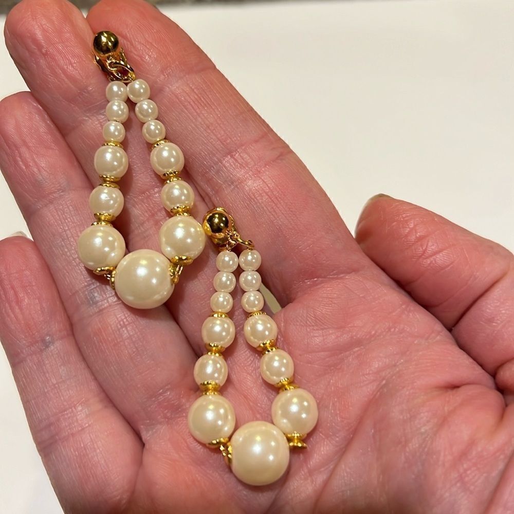 Vintage Avon pierced faux pearl & gold earrings.